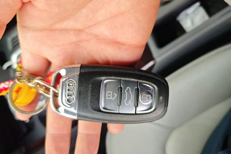 Used Audi A4L 2013 35 TFSI Automatic Comfort Model Vehicle Key