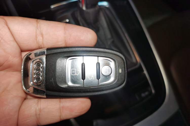 Used Audi A4L 2013 40 TFSI quattro Individual Sport Edition Vehicle Key