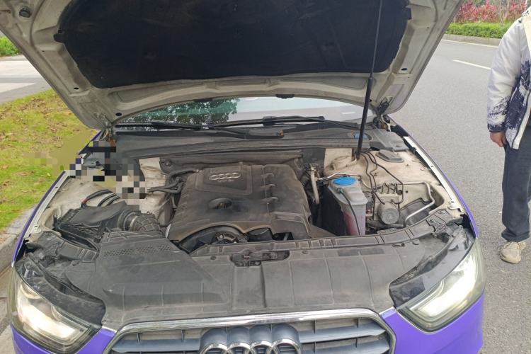 Used Audi A4L 2013 35 TFSI Automatic Standard Model Engine Bay