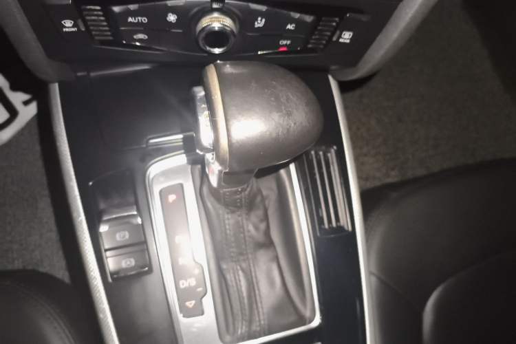 Used Audi A4L 2013 35 TFSI Automatic Standard Model Gear Lever