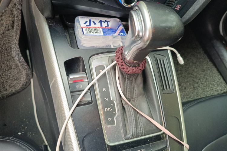 Used Audi A4L 2013 35 TFSI Automatic Standard Model Gear Lever
