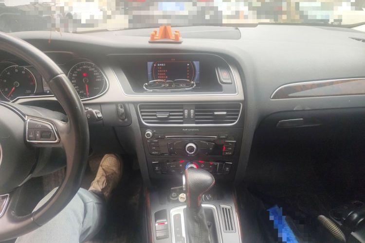 Used Audi A4L 2013 35 TFSI Automatic Comfort Model Audio And AC Panel