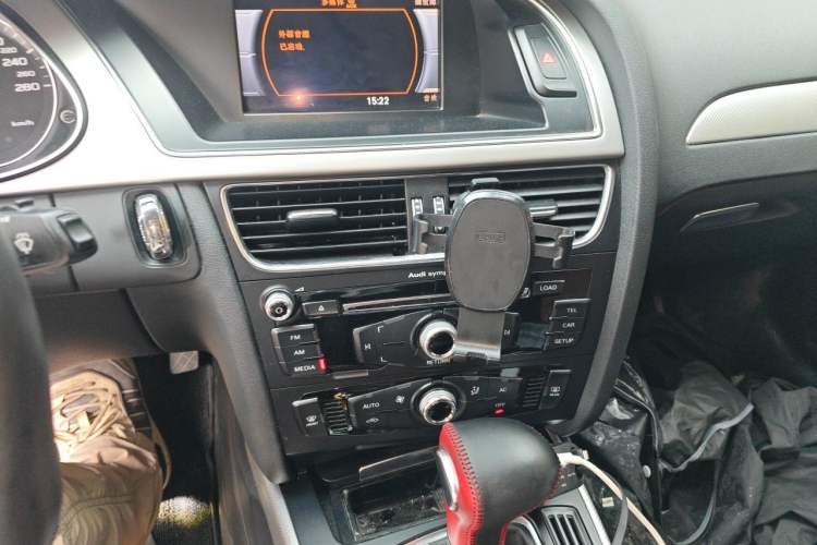 Used Audi A4L 2013 35 TFSI Automatic Standard Model Audio And AC Panel