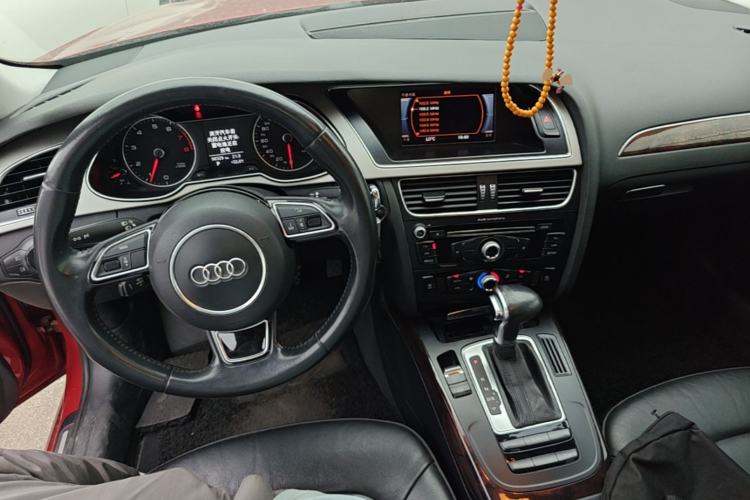 Used Audi A4L 2013 35 TFSI Automatic Standard Model Center Console