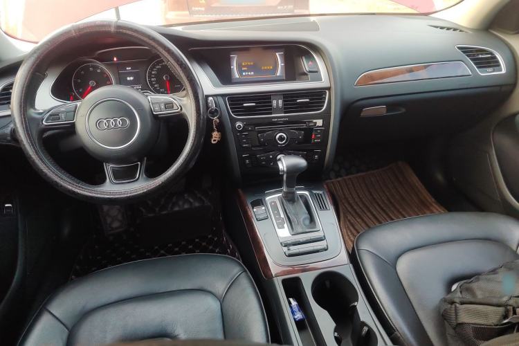 Used Audi A4L 2013 35 TFSI Automatic Comfort Model Center Console