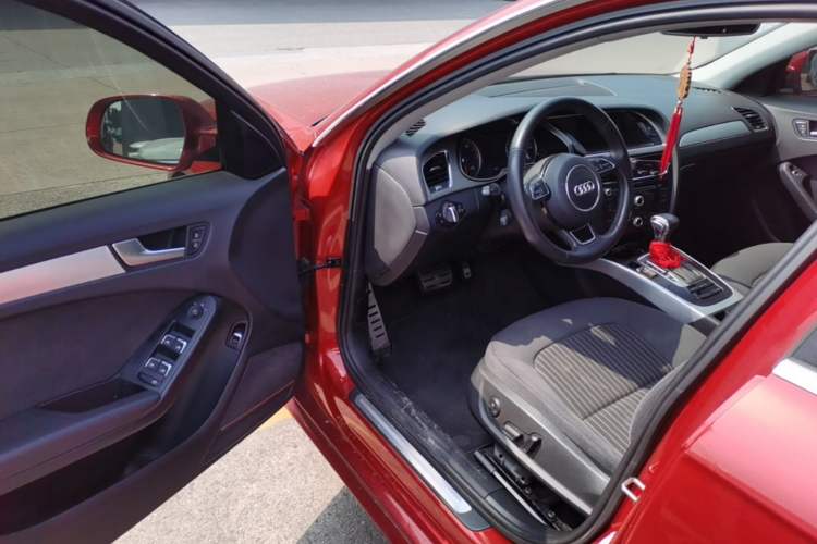 Used Audi A4L 2013 35 TFSI Automatic Standard Model Driver Seat