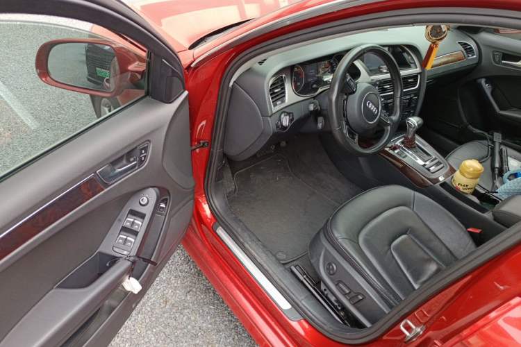 Used Audi A4L 2013 35 TFSI Automatic Comfort Model Driver Seat