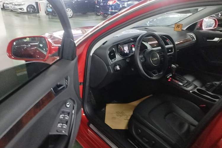 Used Audi A4L 2013 35 TFSI Automatic Comfort Model Driver Seat