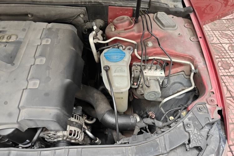 Used Audi A4L 2013 35 TFSI Automatic Standard Model Engine Bay Left