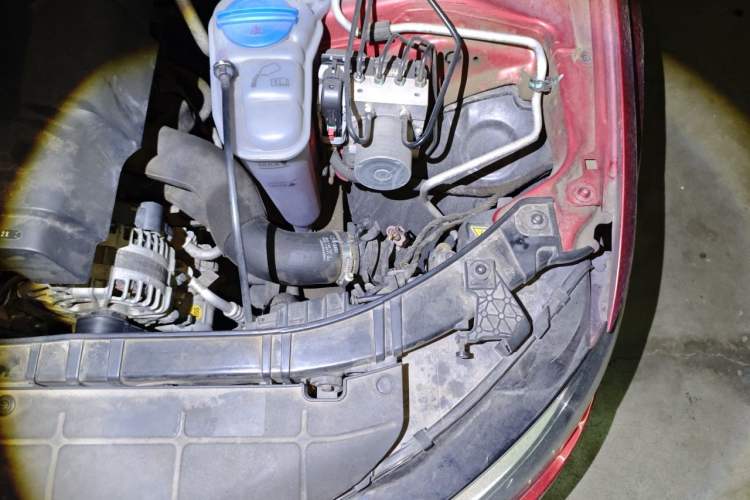 Used Audi A4L 2013 35 TFSI Automatic Comfort Model Engine Bay Left
