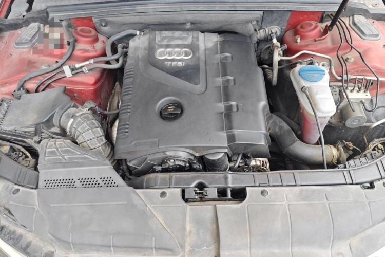 Used Audi A4L 2013 35 TFSI Automatic Standard Model Engine Bay