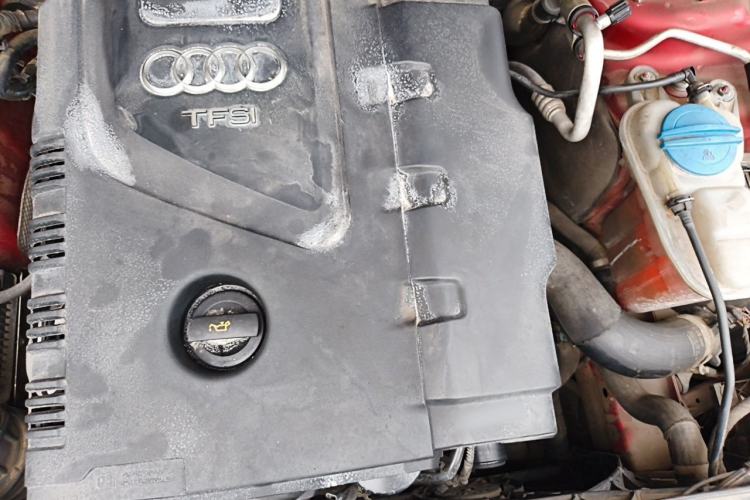 Used Audi A4L 2013 35 TFSI Automatic Standard Model Engine Bay
