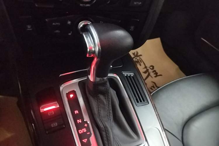 Used Audi A4L 2013 35 TFSI Automatic Comfort Model Gear Lever