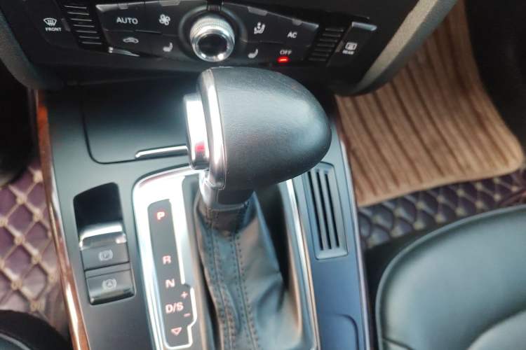 Used Audi A4L 2013 35 TFSI Automatic Comfort Model Gear Lever