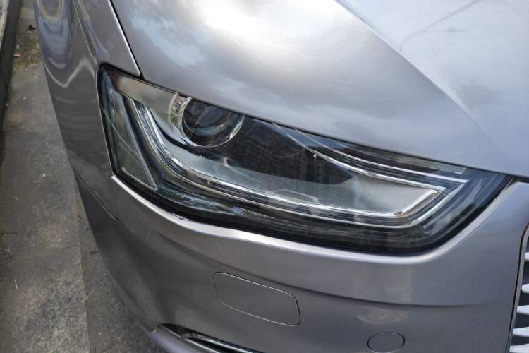 Used Audi A4L 2013 35 TFSI Automatic Standard Model Right Front Headlight
