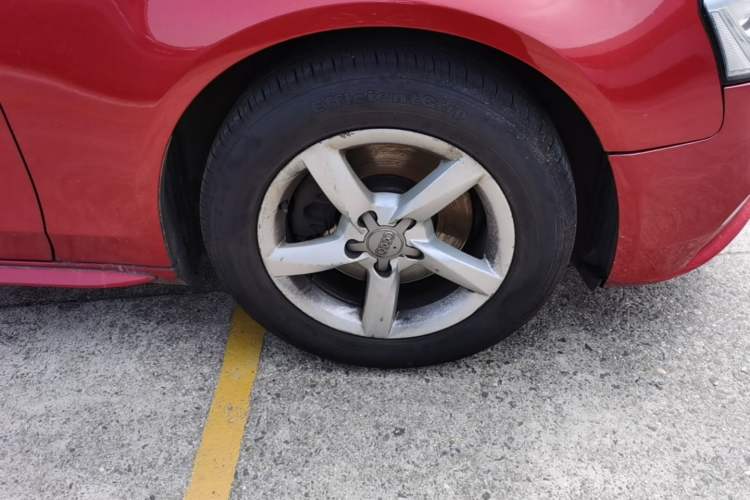 Used Audi A4L 2013 35 TFSI Automatic Standard Model Right Front Wheel Hub