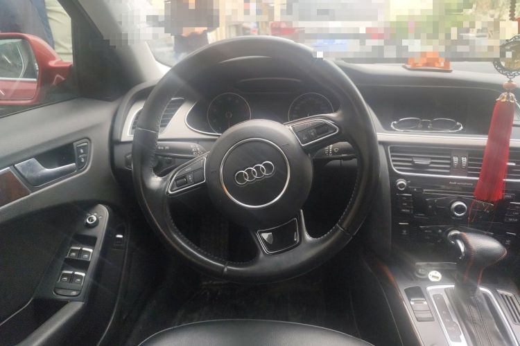 Used Audi A4L 2013 35 TFSI Automatic Comfort Model Steering Wheel