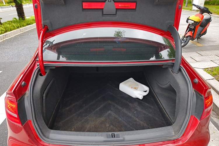 Used Audi A4L 2013 35 TFSI Automatic Standard Model Trunk