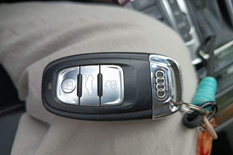 Used Audi A4L 2013 35 TFSI Automatic Comfort Model Vehicle Key