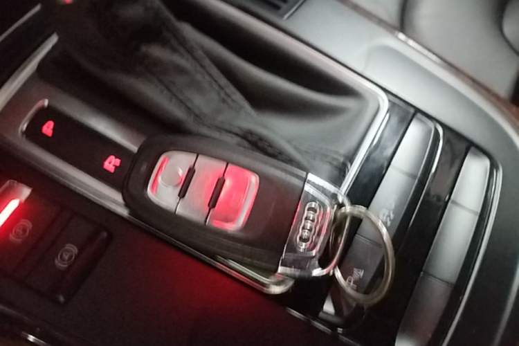 Used Audi A4L 2013 35 TFSI Automatic Comfort Model Vehicle Key