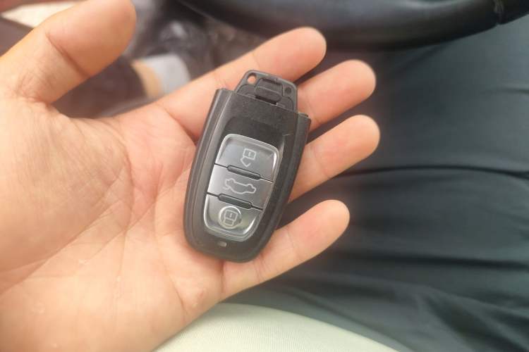 Used Audi A4L 2013 35 TFSI Automatic Comfort Model Vehicle Key