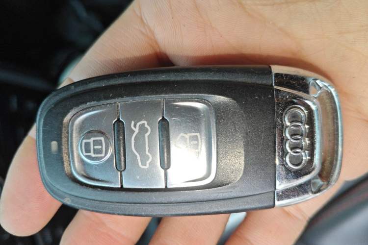 Used Audi A4L 2013 35 TFSI Automatic Standard Model Vehicle Key