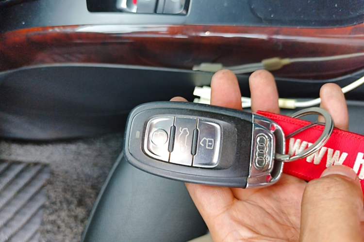 Used Audi A4L 2013 35 TFSI Automatic Standard Model Vehicle Key