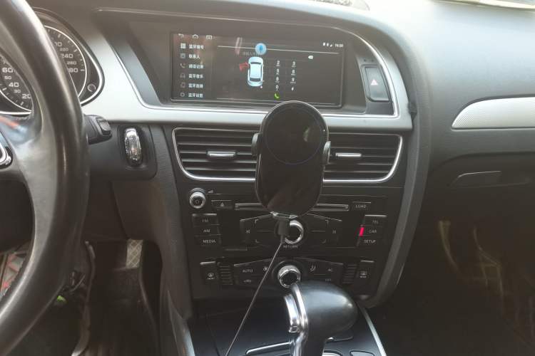 Used Audi A4L 2013 35 TFSI Automatic Standard Model Audio And AC Panel