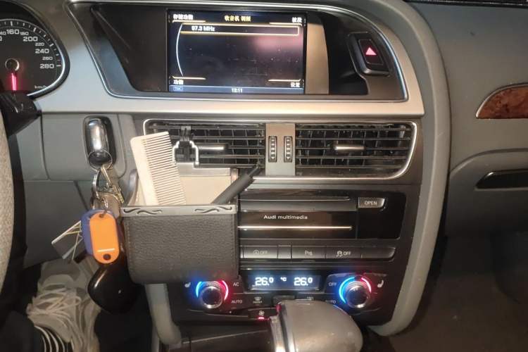 Used Audi A4L 2013 35 TFSI Automatic Technology Edition Audio And AC Panel