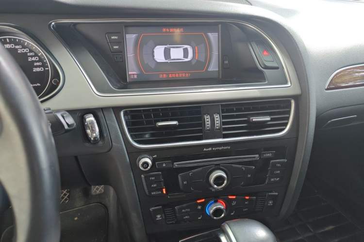 Used Audi A4L 2013 35 TFSI Automatic Comfort Model Audio And AC Panel