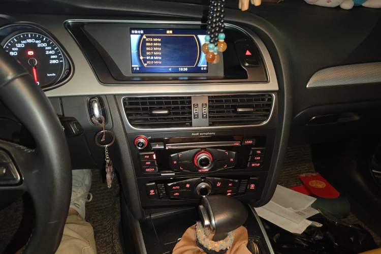 Used Audi A4L 2013 35 TFSI Automatic Standard Model Audio And AC Panel