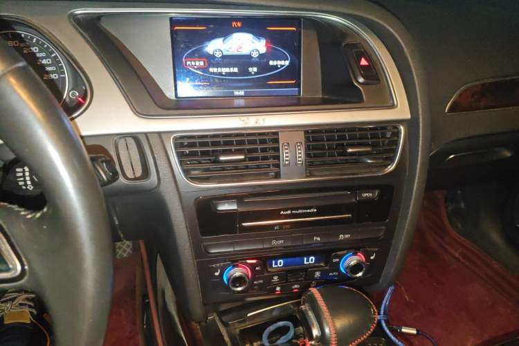 Used Audi A4L 2013 35 TFSI Automatic Technology Edition Audio And AC Panel