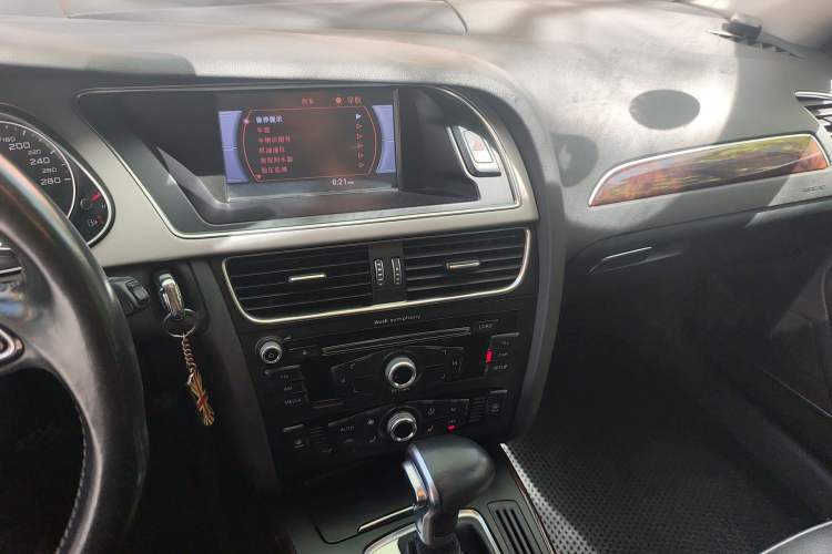 Used Audi A4L 2013 35 TFSI Automatic Comfort Model Audio And AC Panel