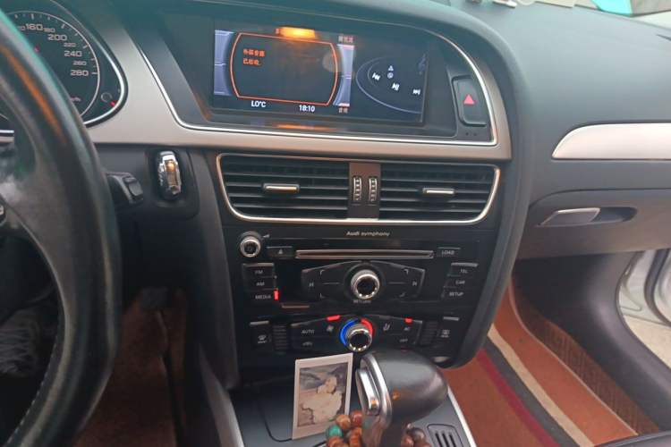 Used Audi A4L 2013 35 TFSI Automatic Standard Model Audio And AC Panel