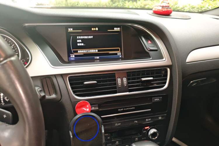 Used Audi A4L 2013 40 TFSI quattro Individual Sport Edition Audio And AC Panel
