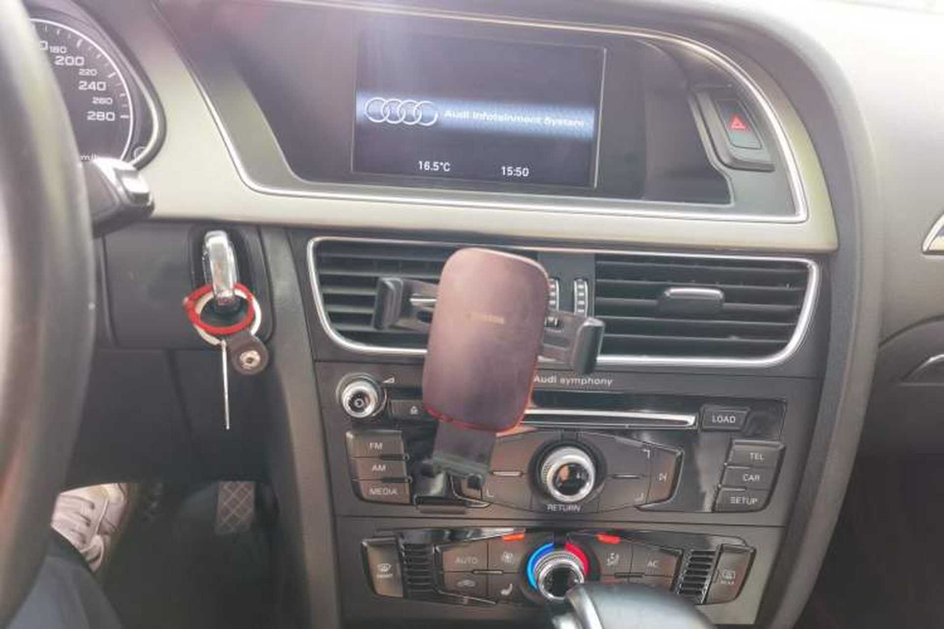 Used Audi A4L 2013 35 TFSI Automatic Standard Model Audio And AC Panel