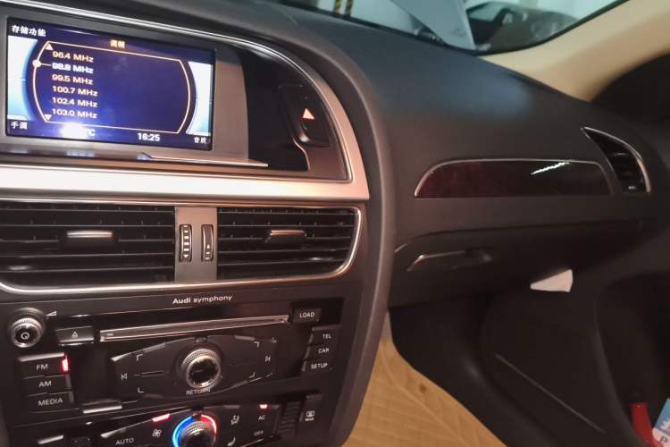 Used Audi A4L 2013 35 TFSI Automatic Comfort Model Audio And AC Panel