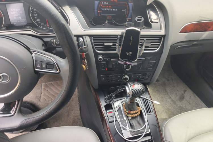 Used Audi A4L 2013 35 TFSI Automatic Comfort Model Audio And AC Panel