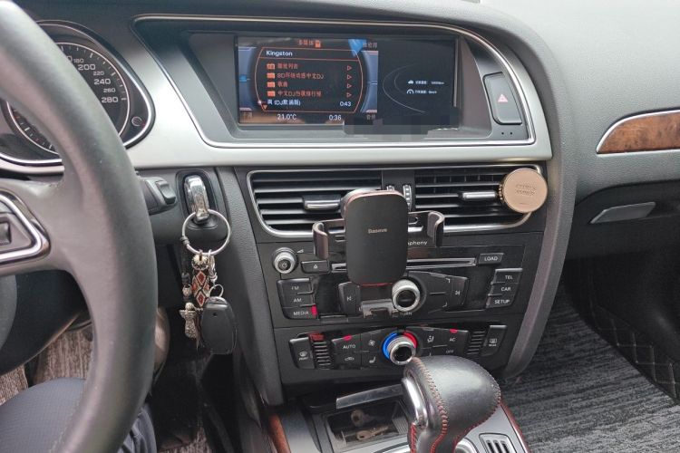 Used Audi A4L 2013 35 TFSI Automatic Comfort Model Audio And AC Panel