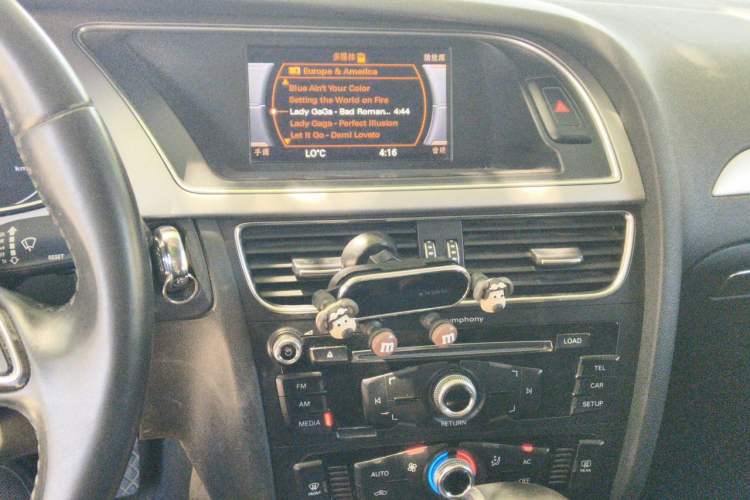 Used Audi A4L 2013 35 TFSI Automatic Standard Model Audio And AC Panel