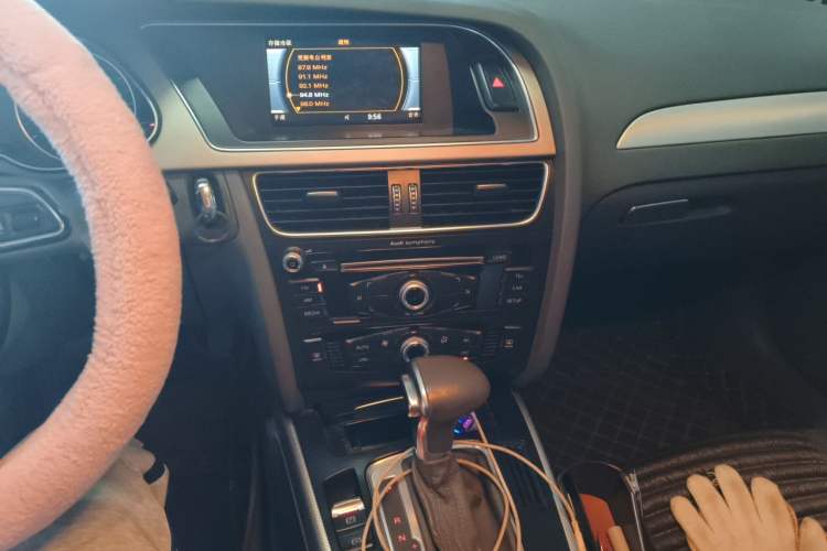 Used Audi A4L 2013 35 TFSI Automatic Standard Model Audio And AC Panel