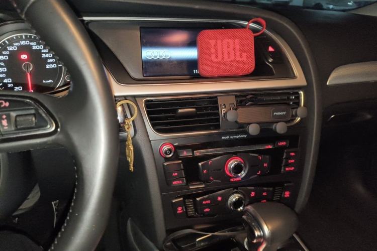 Used Audi A4L 2013 35 TFSI Automatic Standard Model Audio And AC Panel