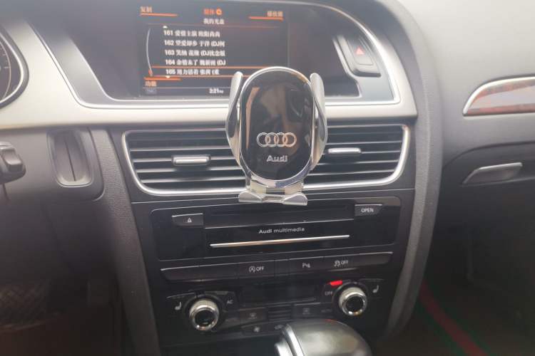 Used Audi A4L 2013 35 TFSI Automatic Technology Edition Audio And AC Panel