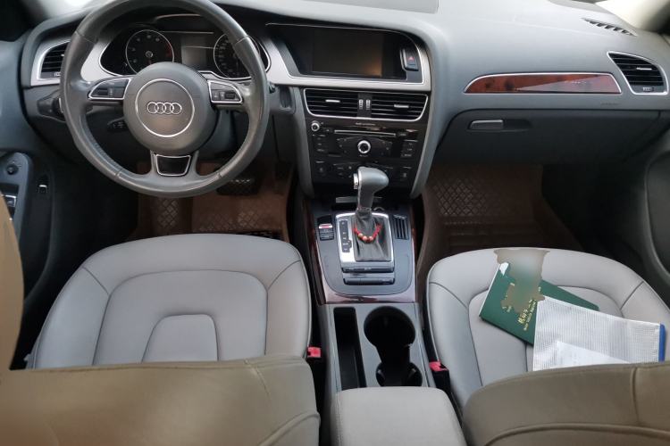Used Audi A4L 2013 35 TFSI Automatic Comfort Model Center Console