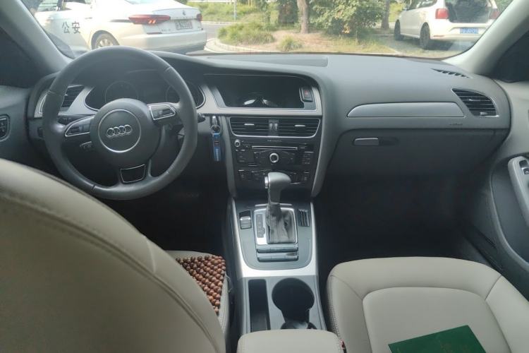 Used Audi A4L 2013 35 TFSI Automatic Standard Model Center Console