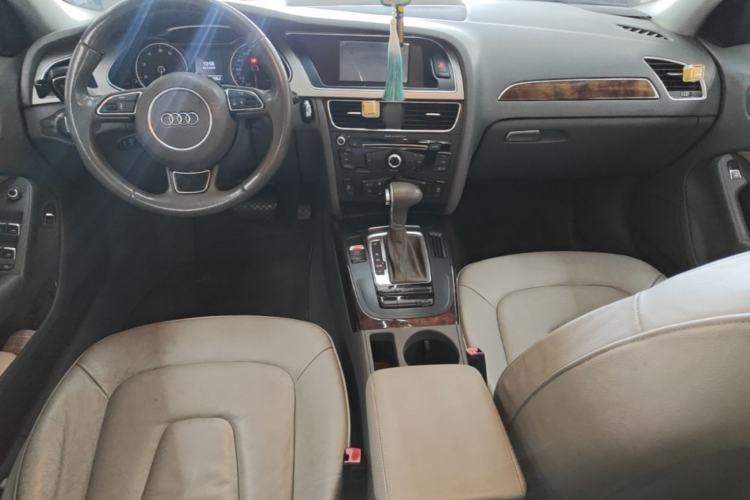 Used Audi A4L 2013 35 TFSI Automatic Comfort Model Center Console
