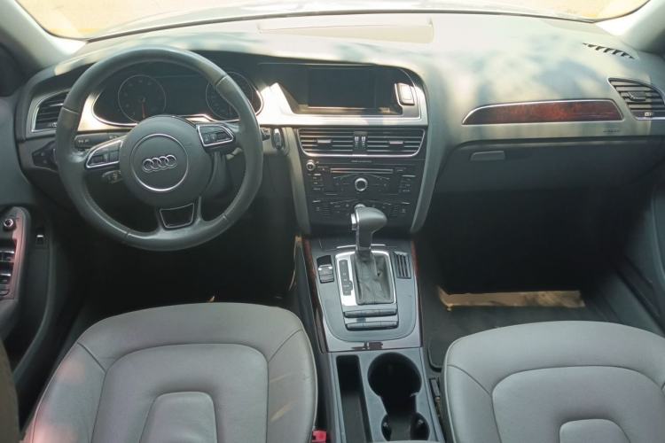 Used Audi A4L 2013 35 TFSI Automatic Standard Model Center Console