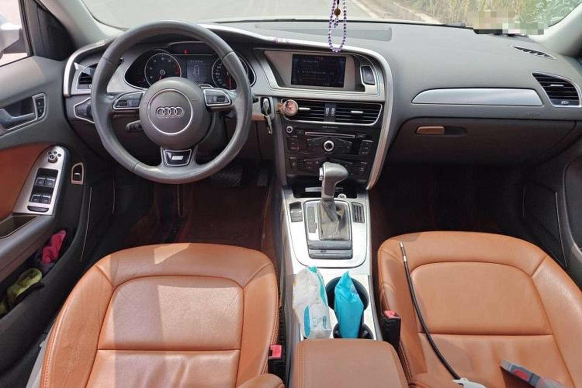 Used Audi A4L 2013 35 TFSI Automatic Standard Model Center Console