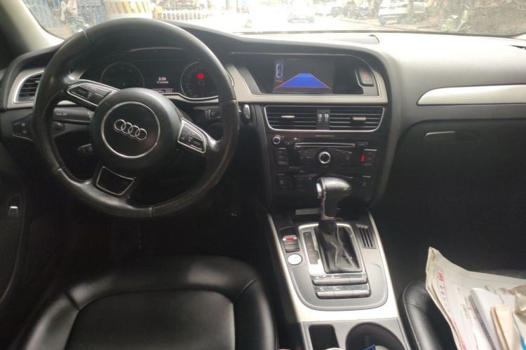 Used Audi A4L 2013 35 TFSI Automatic Comfort Model Center Console