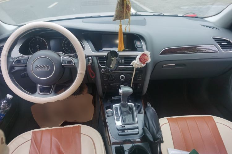 Used Audi A4L 2013 35 TFSI Automatic Comfort Model Center Console